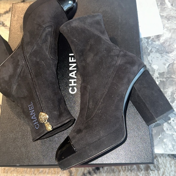 AUTHENTIC CHANEL BLACK SUEDE BOOTIES WITH PATENT TOE - Picture 2 of 9